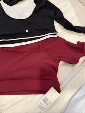 HALARA Ribbed Short Sleeve Crop Top in Burgundy XL with Black Layered Top L